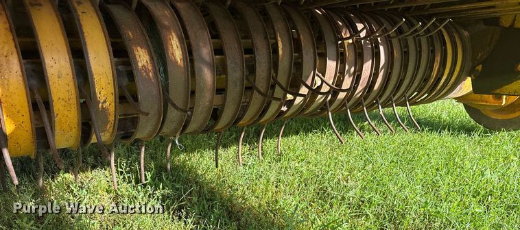 image for item DM1901 2009 Vermeer 604SM round baler