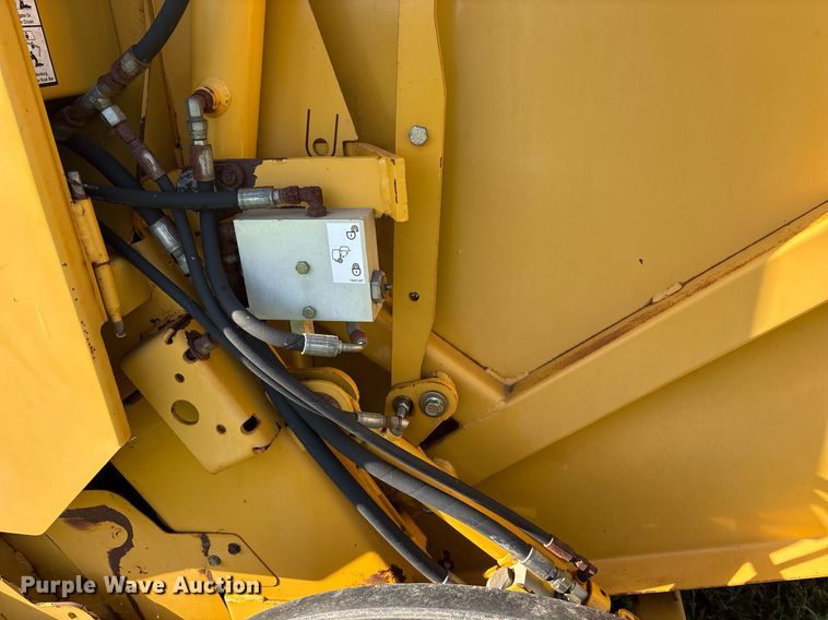 image for item DM1901 2009 Vermeer 604SM round baler