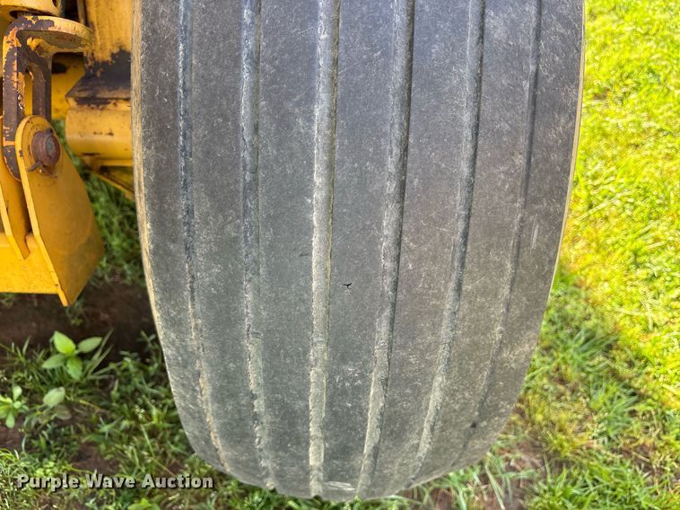 image for item DM1901 2009 Vermeer 604SM round baler