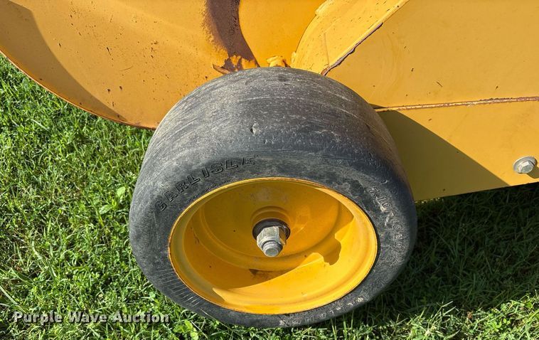 image for item DM1901 2009 Vermeer 604SM round baler