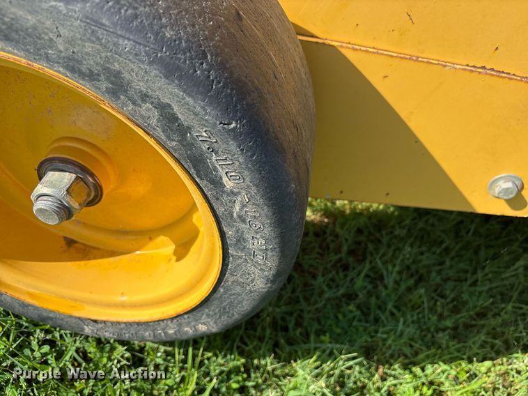 image for item DM1901 2009 Vermeer 604SM round baler