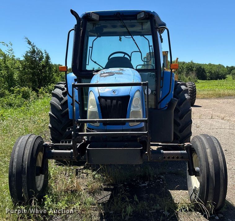 image for item DM1904 2007 New Holland TL80A tractor