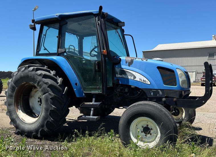 image for item DM1904 2007 New Holland TL80A tractor