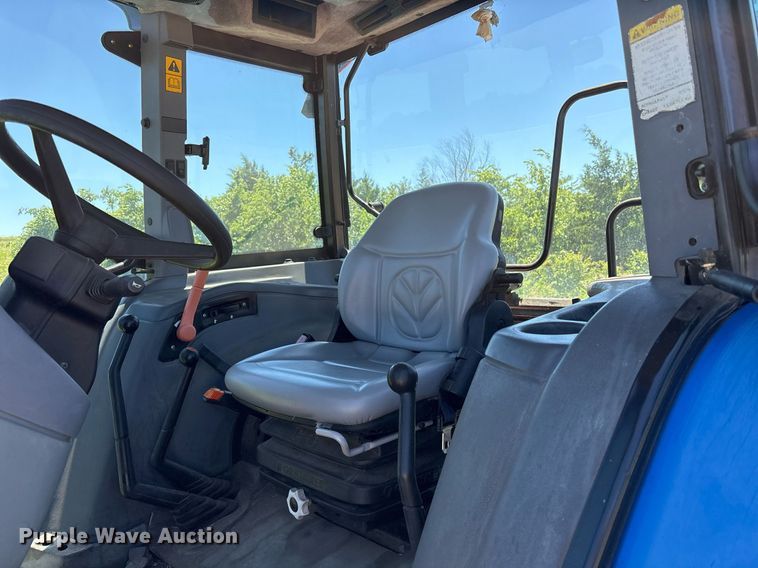 image for item DM1904 2007 New Holland TL80A tractor
