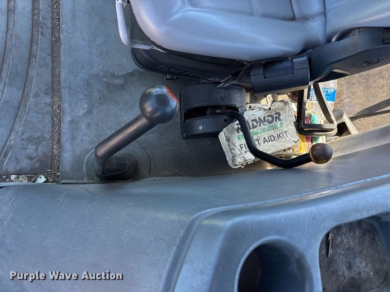 image for item DM1904 2007 New Holland TL80A tractor