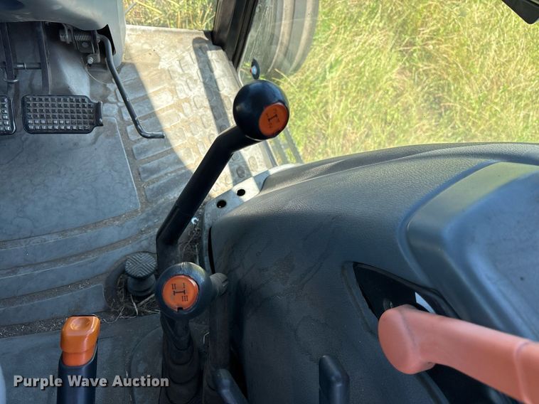 image for item DM1904 2007 New Holland TL80A tractor