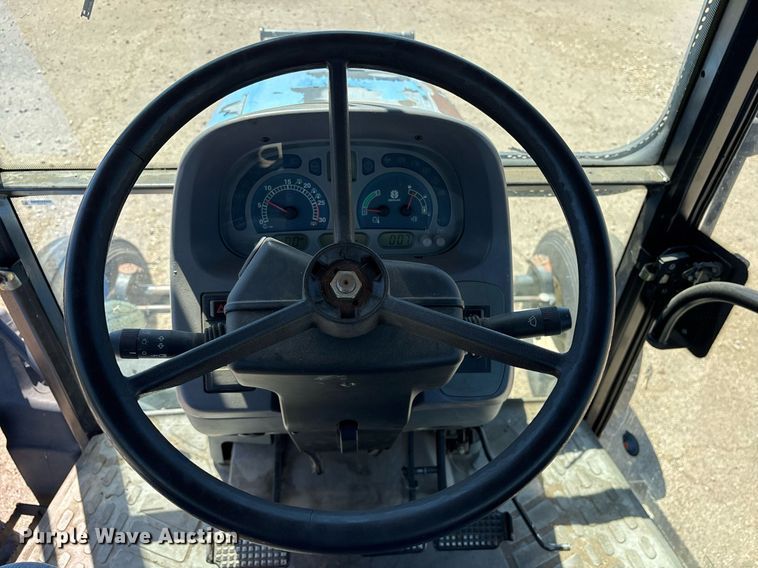 image for item DM1904 2007 New Holland TL80A tractor