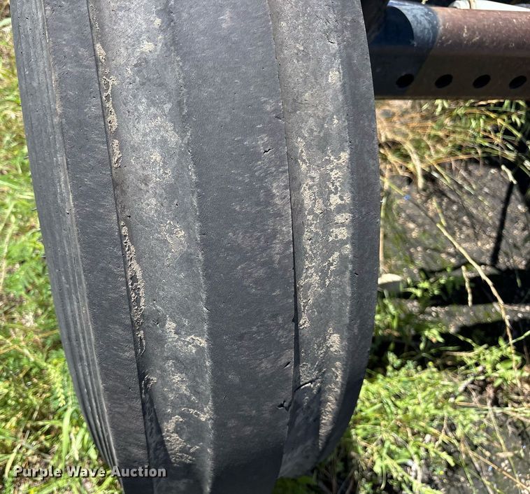 image for item DM1904 2007 New Holland TL80A tractor