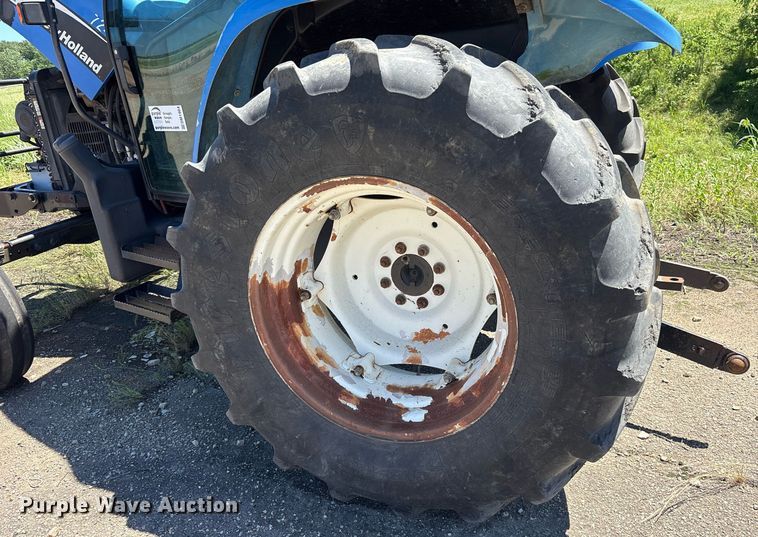 image for item DM1904 2007 New Holland TL80A tractor