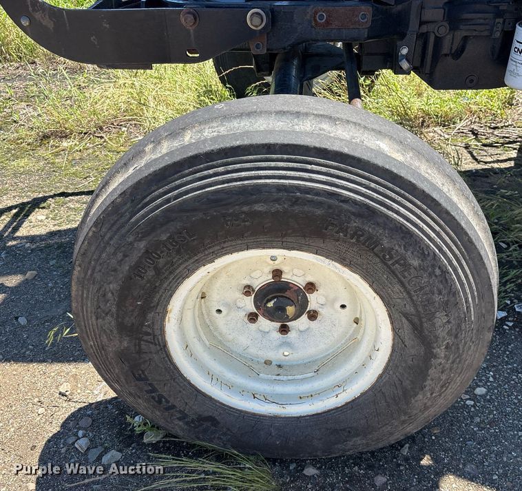 image for item DM1904 2007 New Holland TL80A tractor