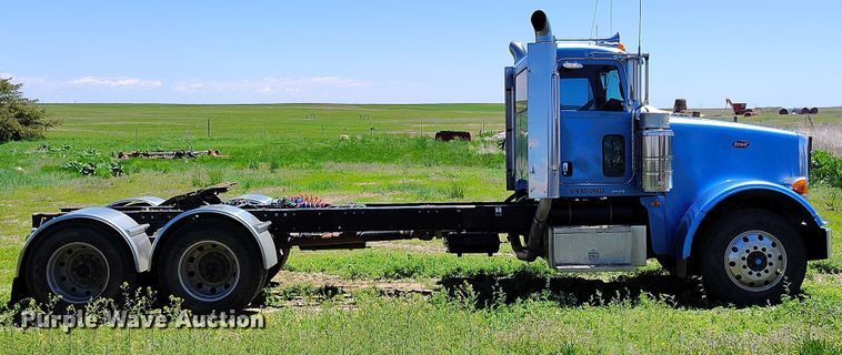 image for item DP4958 2010 Peterbilt  367 semi truck