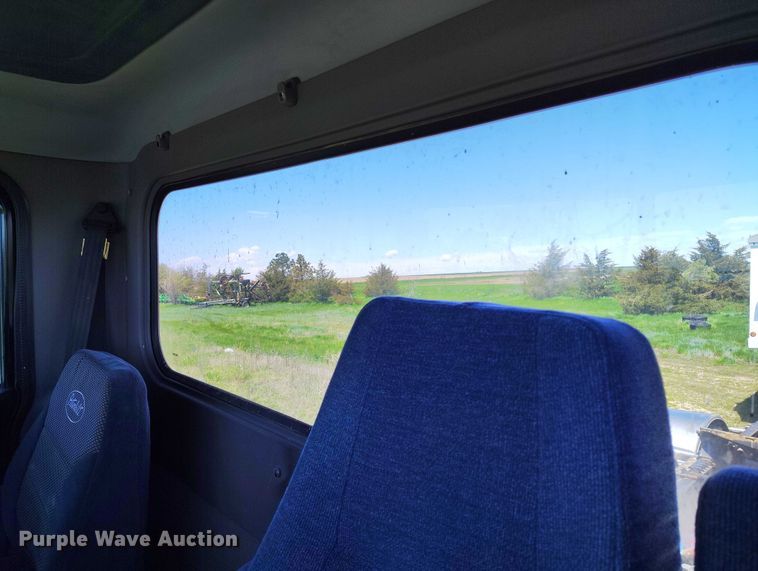 image for item DP4958 2010 Peterbilt  367 semi truck