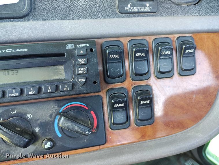 image for item DP4958 2010 Peterbilt  367 semi truck