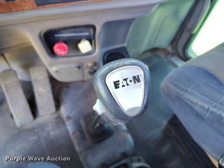 image for item DP4958 2010 Peterbilt  367 semi truck