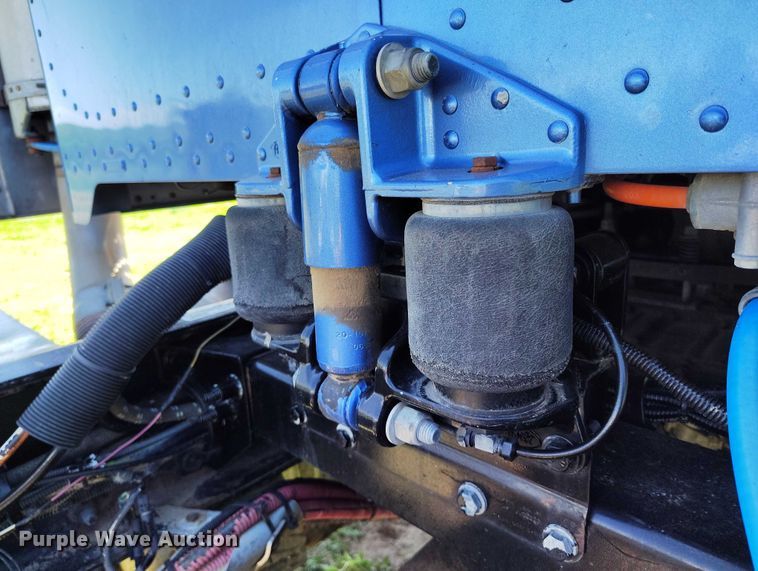 image for item DP4958 2010 Peterbilt  367 semi truck