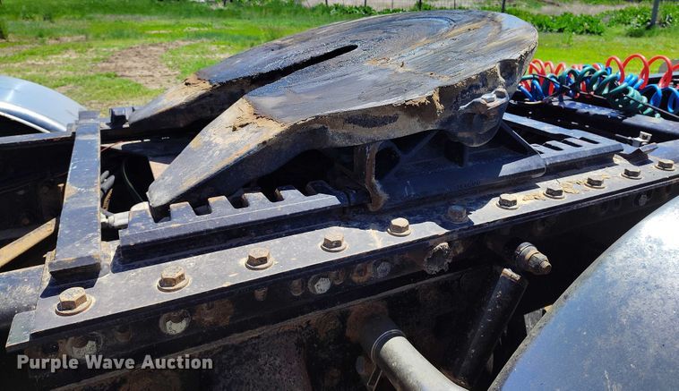 image for item DP4958 2010 Peterbilt  367 semi truck