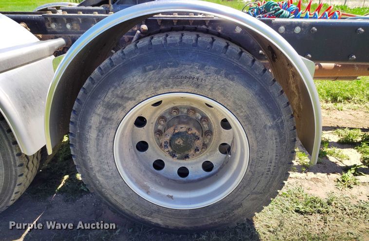 image for item DP4958 2010 Peterbilt  367 semi truck