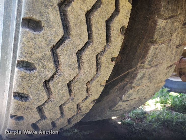 image for item DP4958 2010 Peterbilt  367 semi truck