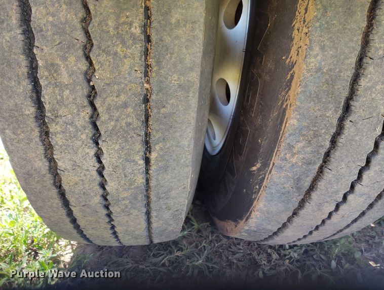 image for item DP4958 2010 Peterbilt  367 semi truck