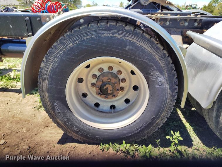 image for item DP4958 2010 Peterbilt  367 semi truck