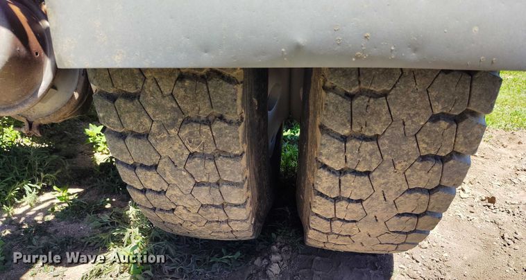 image for item DP4958 2010 Peterbilt  367 semi truck