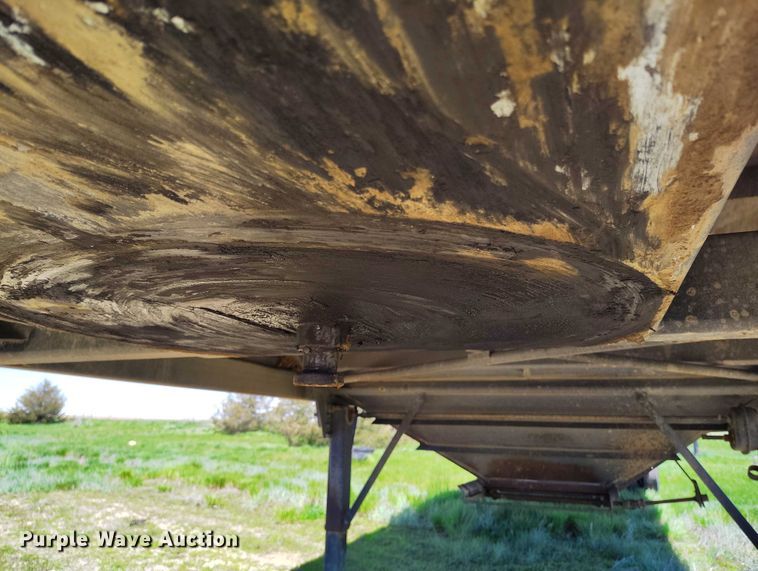 image for item DP4959 2012 Maurer grain trailer