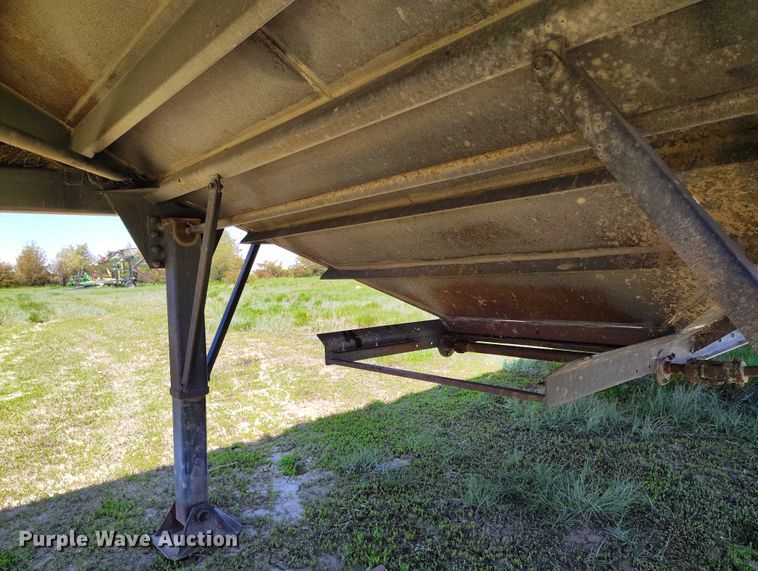 image for item DP4959 2012 Maurer grain trailer