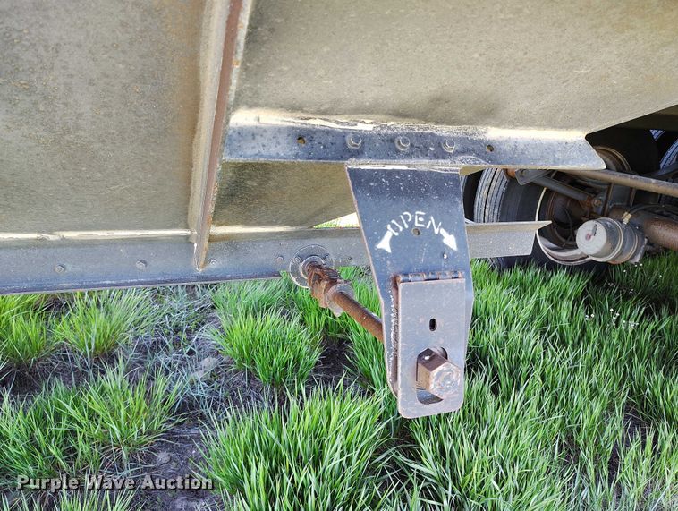 image for item DP4959 2012 Maurer grain trailer