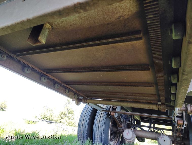 image for item DP4959 2012 Maurer grain trailer