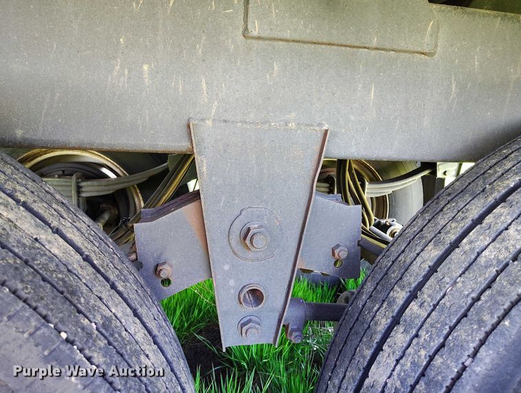 image for item DP4959 2012 Maurer grain trailer