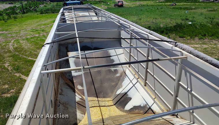 image for item DP4959 2012 Maurer grain trailer