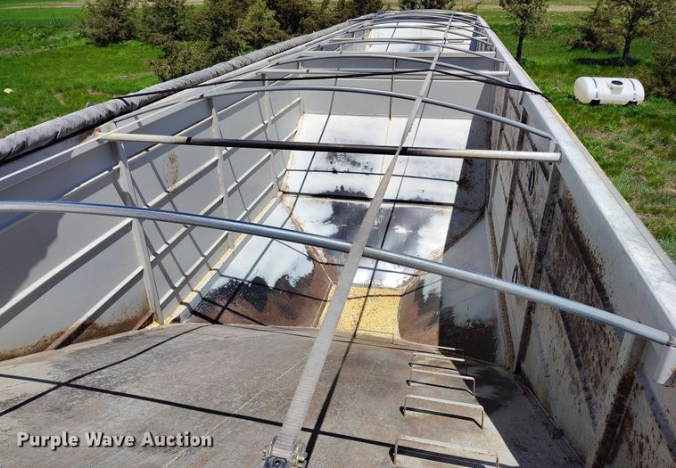 image for item DP4959 2012 Maurer grain trailer