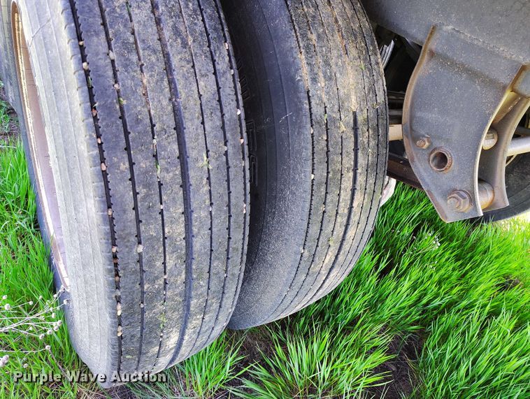 image for item DP4959 2012 Maurer grain trailer