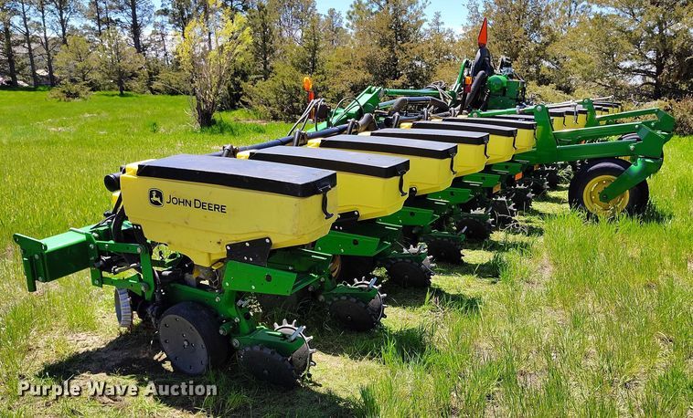 image for item DP4960 2015 John Deere 1725 planter