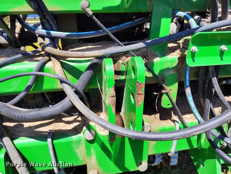 image for item DP4960 2015 John Deere 1725 planter