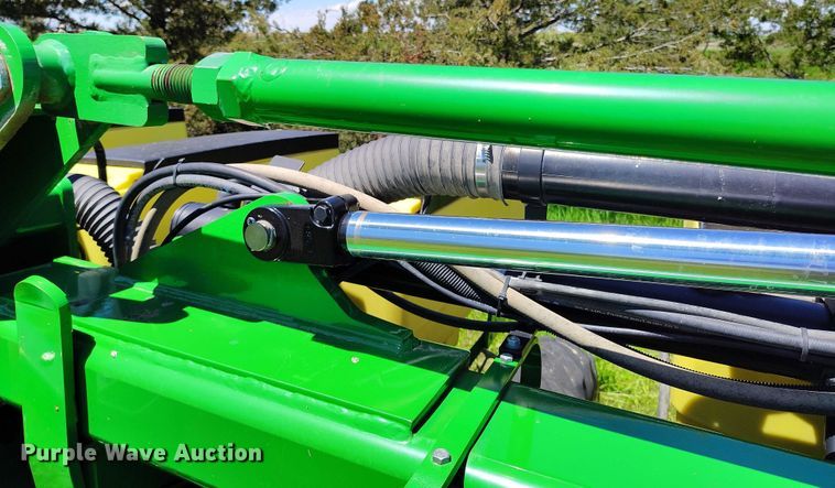 image for item DP4960 2015 John Deere 1725 planter