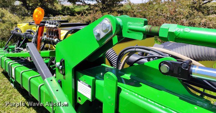 image for item DP4960 2015 John Deere 1725 planter