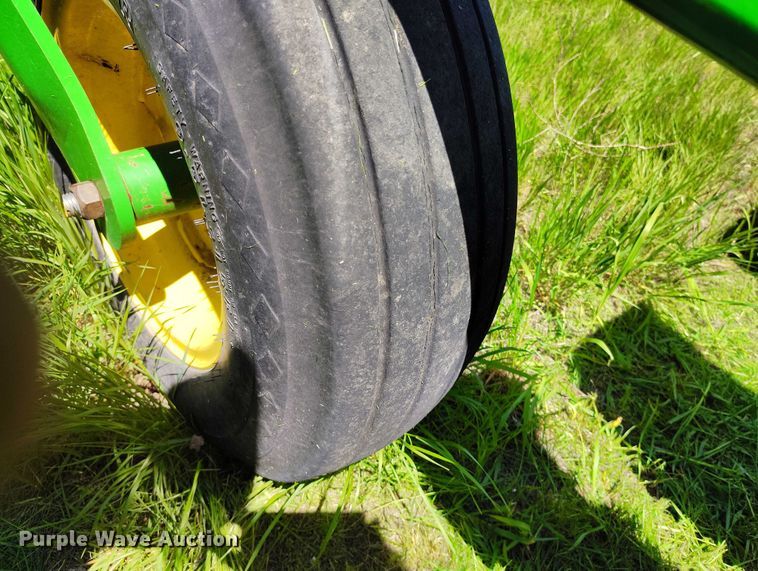 image for item DP4960 2015 John Deere 1725 planter