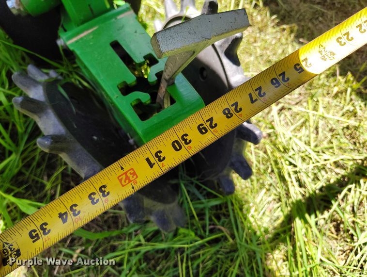 image for item DP4960 2015 John Deere 1725 planter