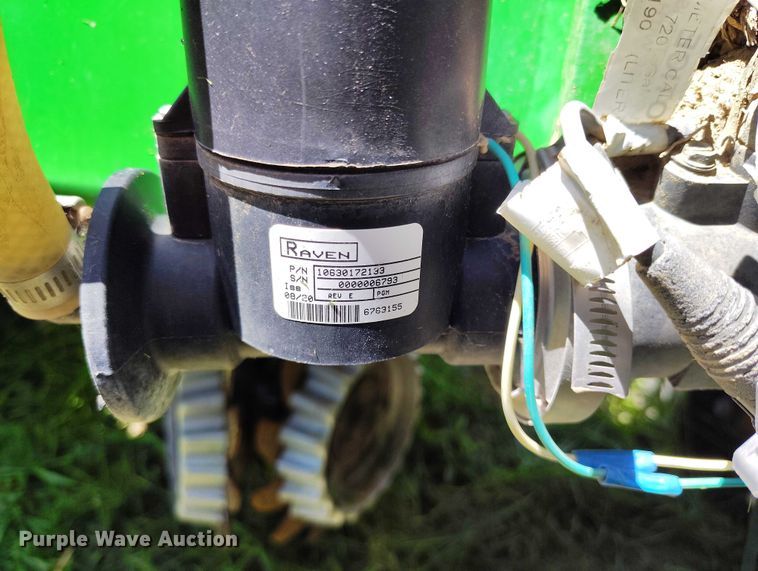 image for item DP4960 2015 John Deere 1725 planter