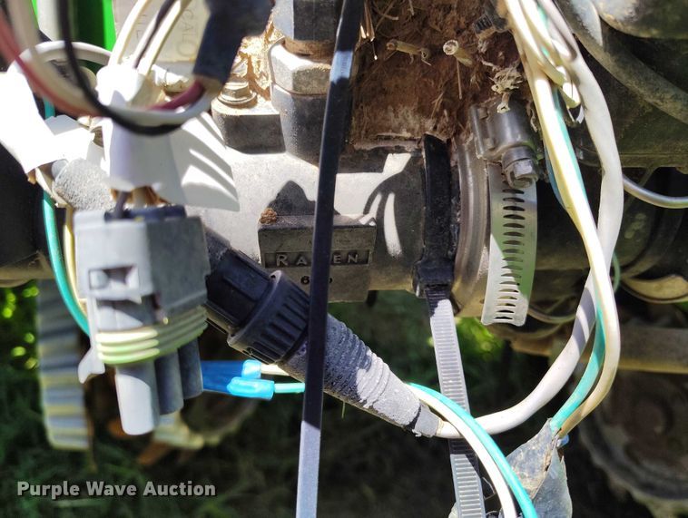 image for item DP4960 2015 John Deere 1725 planter