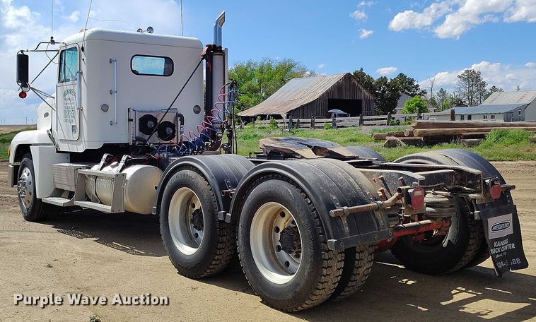 image for item DP4963 1989 Freightliner FLD semi truck