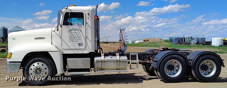 image for item DP4963 1989 Freightliner FLD semi truck