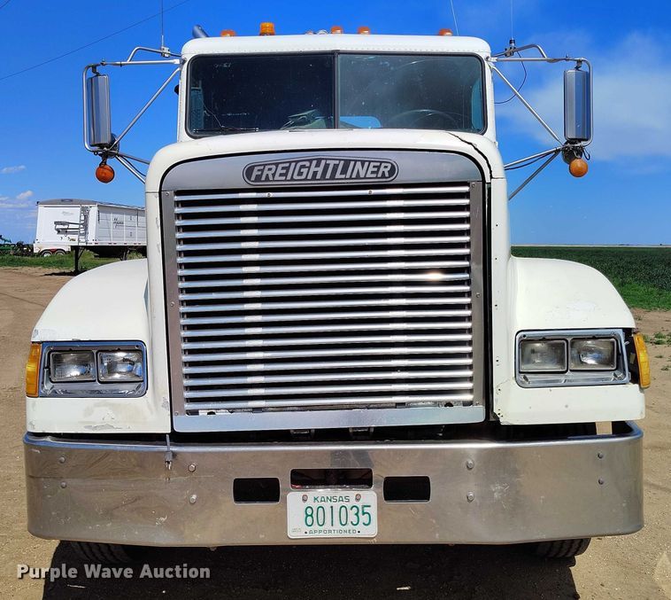 image for item DP4963 1989 Freightliner FLD semi truck