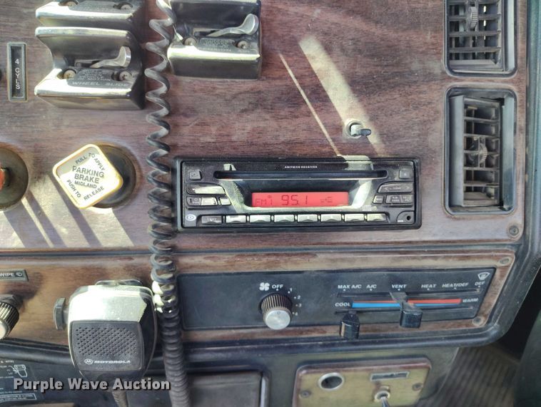 image for item DP4963 1989 Freightliner FLD semi truck