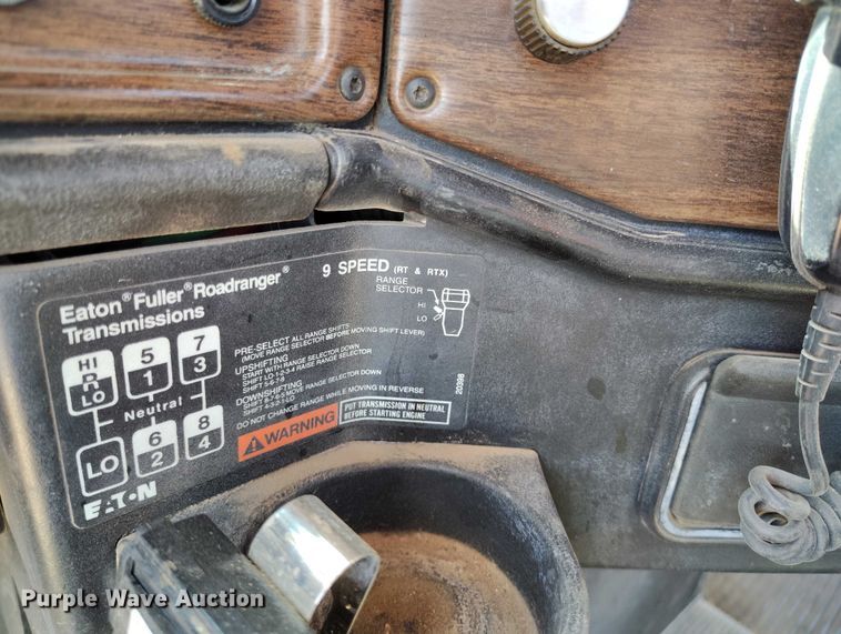 image for item DP4963 1989 Freightliner FLD semi truck