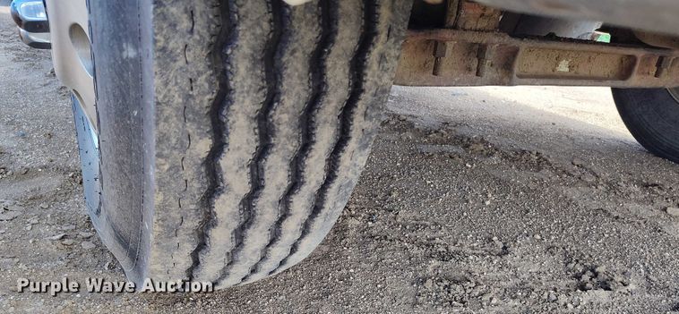 image for item DP4963 1989 Freightliner FLD semi truck