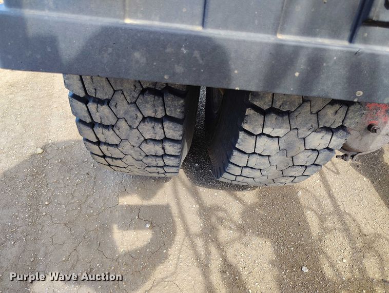 image for item DP4963 1989 Freightliner FLD semi truck