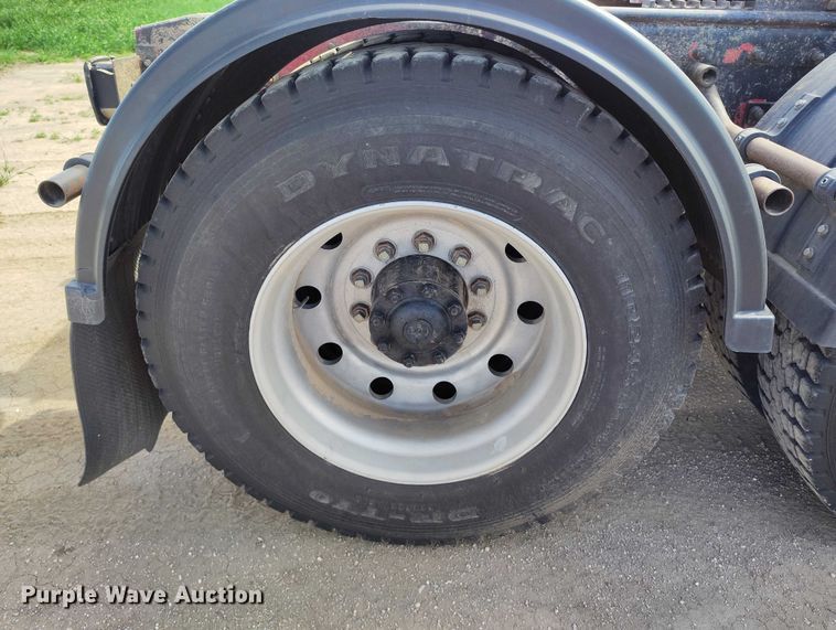 image for item DP4963 1989 Freightliner FLD semi truck