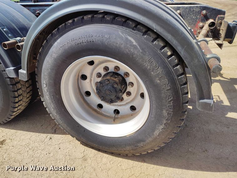 image for item DP4963 1989 Freightliner FLD semi truck